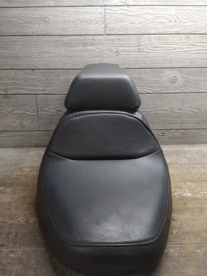 Sillín de dos asientos delanteros Harley-Davidson Softail 84-99, 18-25 Foto 2 de 4