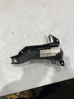 1991-1997 BMW E31 8 Series Left Radiator Side Bracket 41138108789 NEW OEM