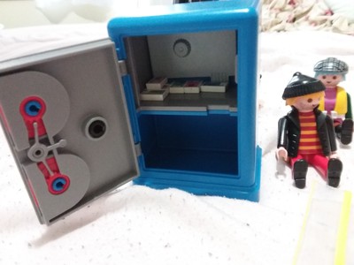 playmobil safe