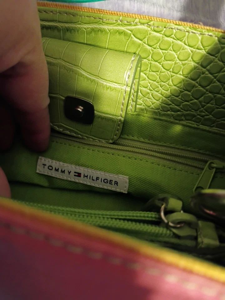 Bolso de Mano de Lona Rosa y Verde con Borde de Cuero de Cocodrilo Foto 4 de 4