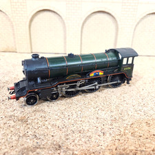 HORNBY RAILWAYS OO GAUGE  R060 FOOTBALL CLASS  61656 ' LEEDS UNITED '  FREE POST