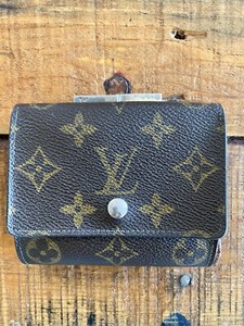 louis vuitton kiss lock wallet