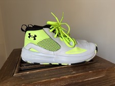 Under Armour GS Lockdown 5 Boys Youth Size 2 Sneakers Shoes Gray  Green NIB