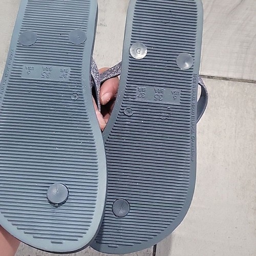 Ipanema Brazilian Gray and Silver Women's Flip Flops Size 6 - Picture 4 of 7