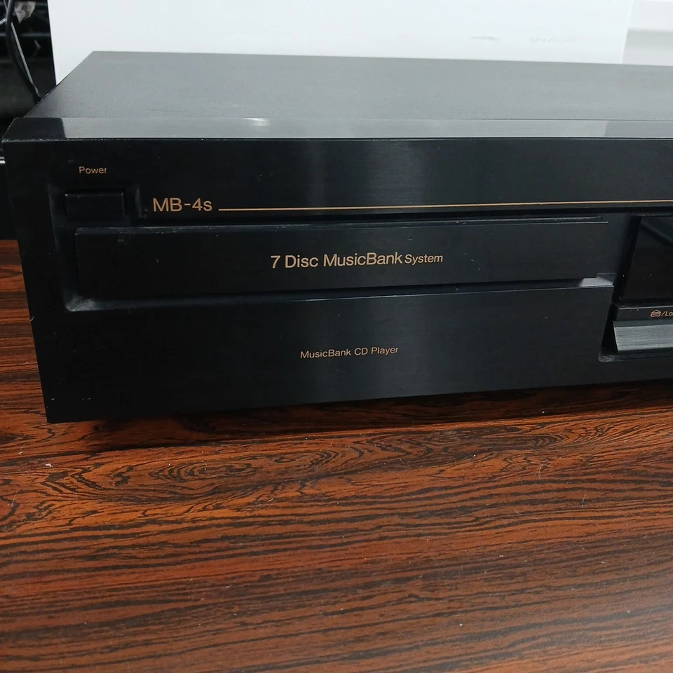 Trocador de CD Nakamichi MB-4s banco de música seven 7 - Imagem 2 de 4
