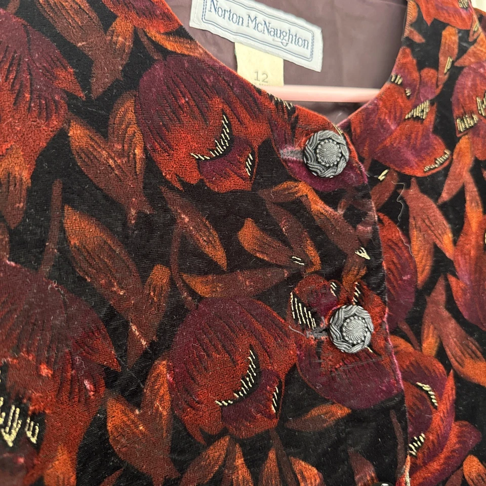 Cárdigan Blazer Norton McNaughton Mujer 12 Rojo Floral Terciopelo Flor Botón De Colección Foto 3 de 4