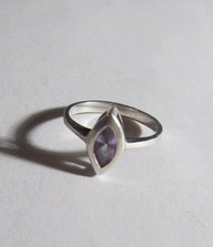 STUNNING 925 STERLING SILVER AMETHYST RING SZ. 6 LADIES