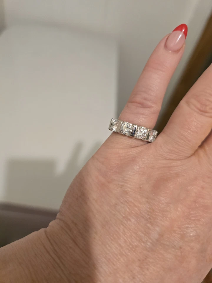 4 Stone 3.02ct VVS1 white Round Cut Moissanite Solid Silver band Ring Size 7 - Image 2 of 4