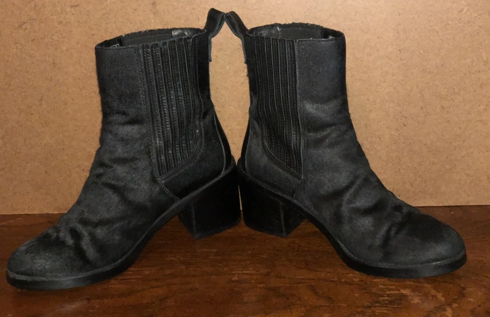 UGG Australia Camden Black Leather Women’s Bootie Boots EU39  / US 8 - Image 4 of 4