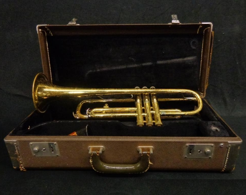 Bach Mercedes-II Trumpet, USA, w/ Case and 7C Mouthpiece, Fair 
