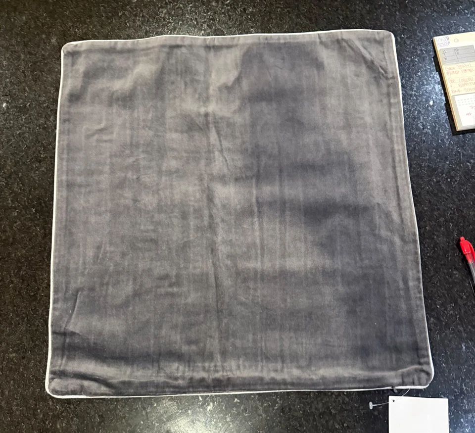 Capa de travesseiro decorativa Surya - NOVA COM ETIQUETAS - COV001-2020 20"x20" - Imagem 2 de 4