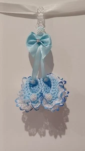 Pram charmes*new* blue booties Baby charmes tricoté à la main avec blanc bordé bleu la