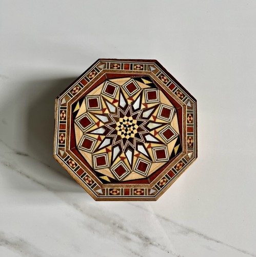 Achteckige handgefertigte Mosaikbox. Tolles Geschenk zum Valentinstag. - Bild 2 von 5