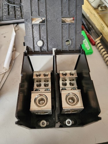 Marathon Special Products 1332552 ch Power Distribution Block - Picture 2 of 2