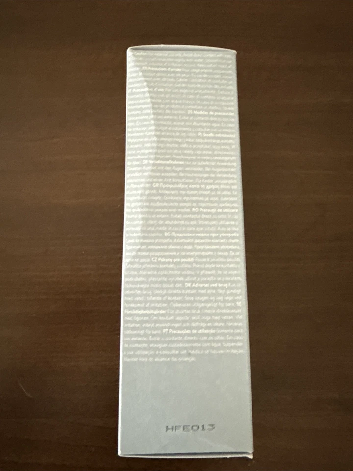 Laneige BANCO DE AGUA Espuma Limpiadora Hialurónica Azul 5.29 fl oz / 150 g Foto 4 de 4