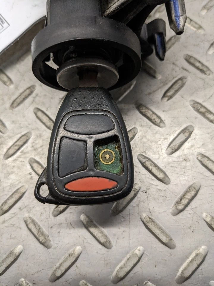 Переключатель зажигания подходит для 01-07 CARAVAN 1169197 - Изображение 2 из 4