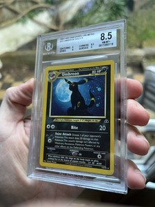 Umbreon 13/75 Neo Discovery Holo Pokemon TCG WOTC Vintage BGS 8.5 Swirl