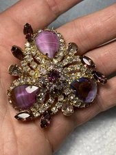 Juliana (?) Pink Glass Violet/milkglass(?) Brooch Vintage
