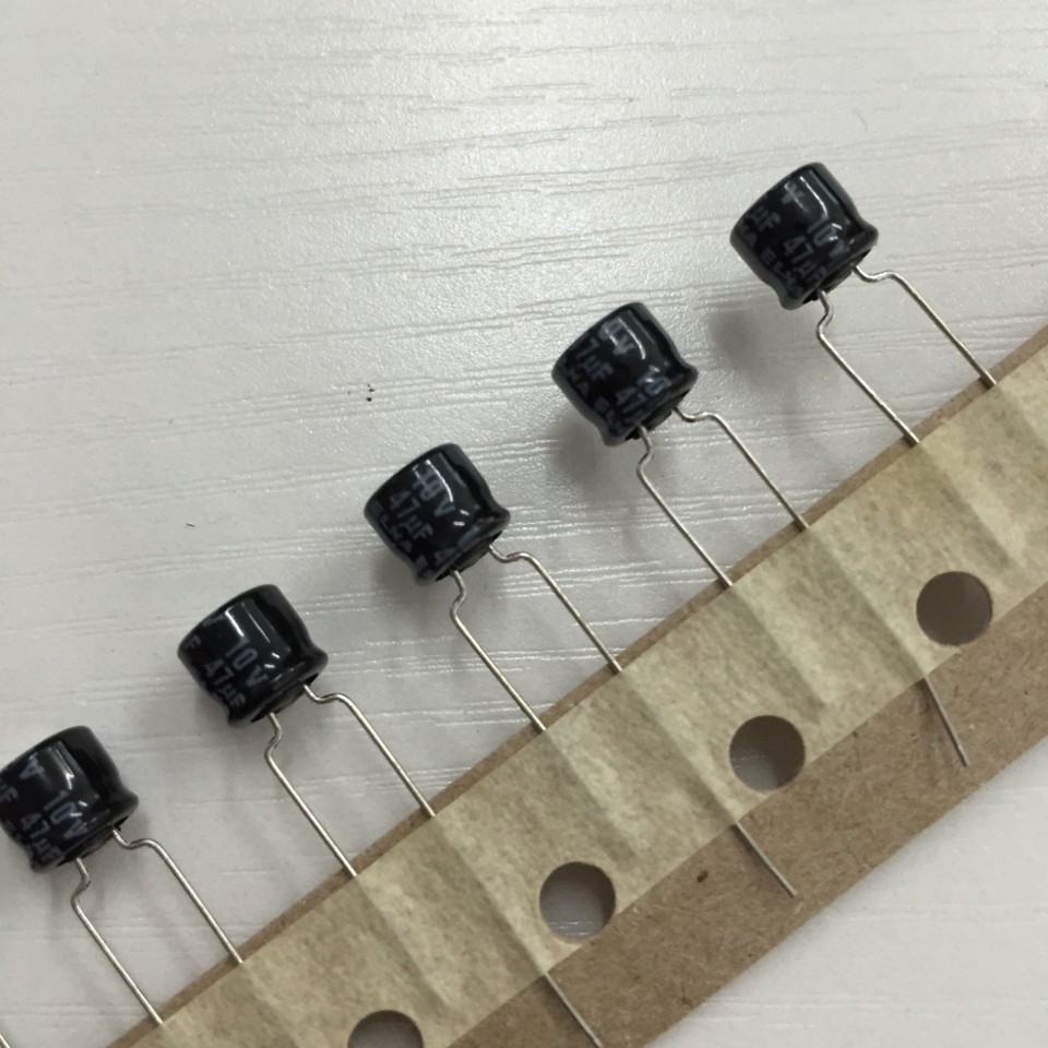 20x Elko Condensator Radiaal 100µF 10V | Elektrolytische condensator tot een temperatuur van 85°C | 6,3x5mm | 100uF RC3-10V101MF0#-T58 Elna