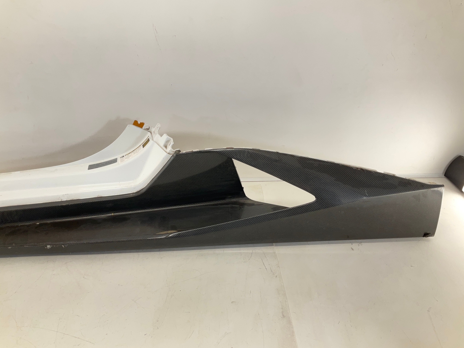 15-17 Lamborghini Huracan Driver-Left Side Rocker Panel Skirt Molding
