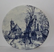 Vintage “De Winter" Delft Blauw Dutch Hanging Wall Plate Blue White 9"