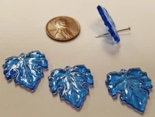 12 VINTAGE SAPPHIRE MAPLE LEAF 20mm. ETCHED ACRYLIC PENDANT BEAD CHARMS N159