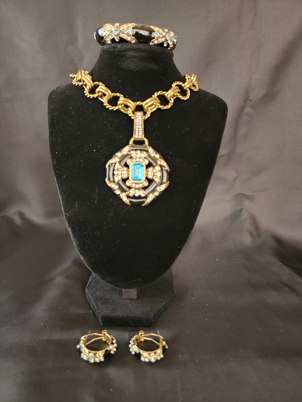 Heidi Daus Black Enamel Statement Changeable Neck… - image 1