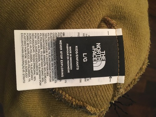 The North face toque. Camouflage design, Kids size Large - Picture 9 of 11