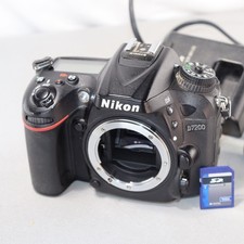 Nikon D7200 24MP DSLR Camera Body *GOOD/TESTED* Shutter 32,236 W Charger + SD