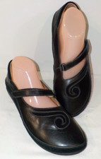 NAOT MATAI Mary Jane BLACK Leather Swirl Flat Comfort Shoes sz 41 US 10 (EUC)