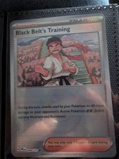 098/131 BLACK BELT'S TRAINING REVERSE HOLO PRISMATIC EVOLUTIONS POKEMON CARD