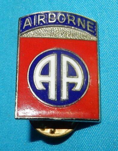 VINTAGE ENAMEL USA MILITARY 82nd AIRBORNE AA AMERICAN BADGE - USA - Picture 1 of 2