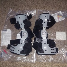Comfortland OA- 200 Knee Brace Set Right  Left Knees With Tools NEW
