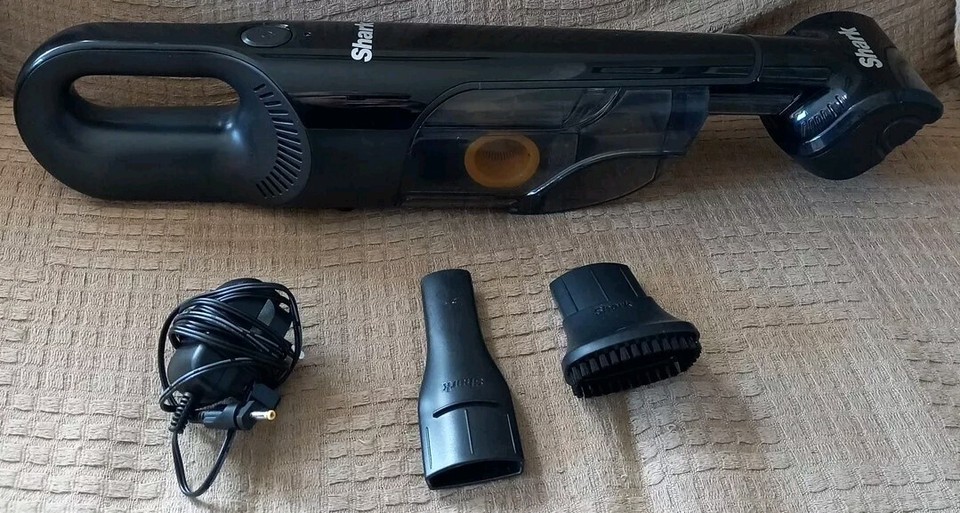 Shark Cordless Handheld Vacuum Cleaner CH950UKT with Motorized Pet Tool