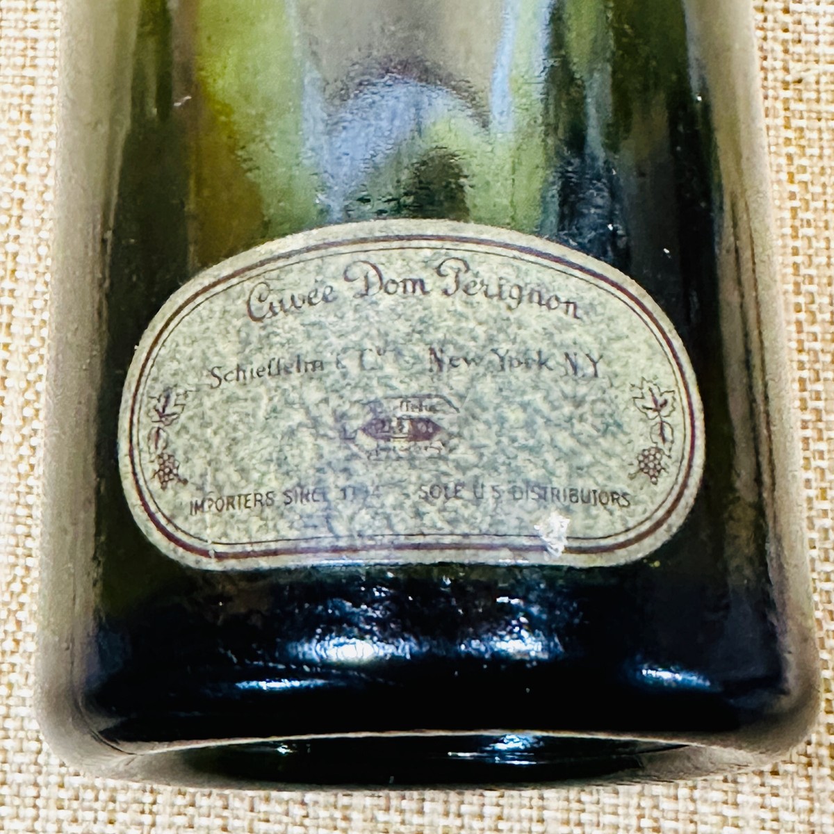 1980 Moet et Chandon Cuvee Dom Perignon Empty Champagne Bottle