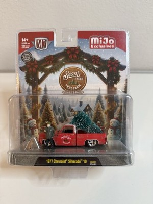 M2 1:64 Diorama Sean s Fresh Tree Farm 1977 Chevrolet Silverado 10 Sean & Dog(E1