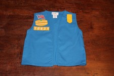 Girl Scouts Of America USA Daisy Uniform Vest JE Blue Glued Patches 03061