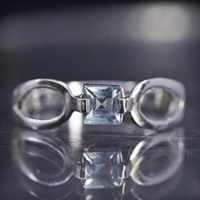 Size 7, vintage sterling silver 925 handmade band ring with blue topaz