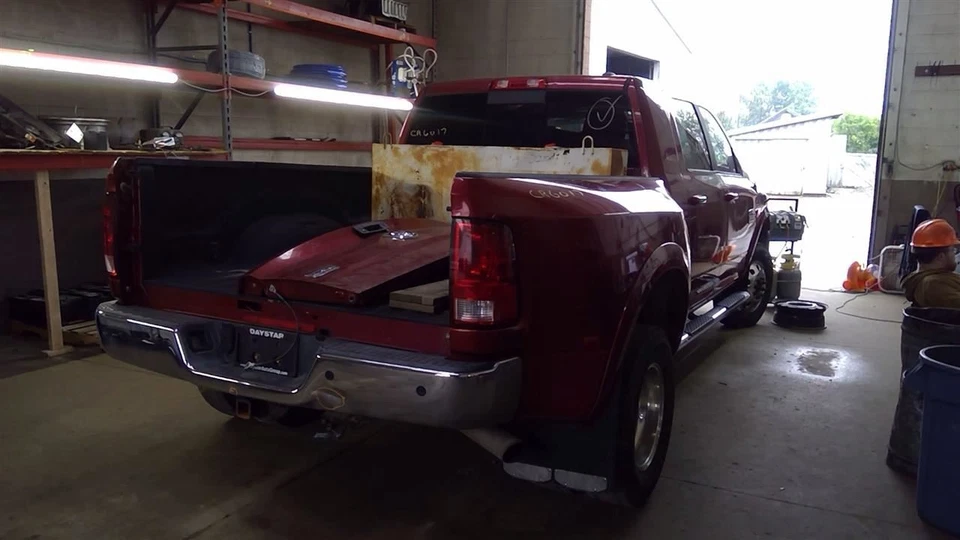 AC Compressor Fits 10-23 DODGE 2500 PICKUP 11892632 - Image 3 of 4