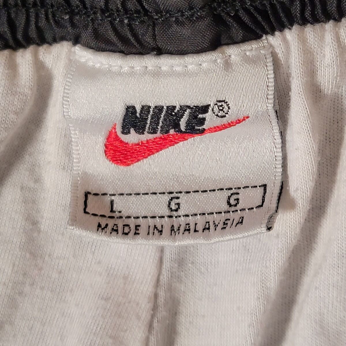 VINTAGE 90s Nike White Tag Nylon Joggers Size Large Lined VINTAGE 90s Nike White Tag Nylon Joggers Size Large Lined