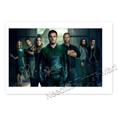 Stephen Amell als Oliver & Katie Cassidy in Arrow (Staffel II) - Autogrammfoto