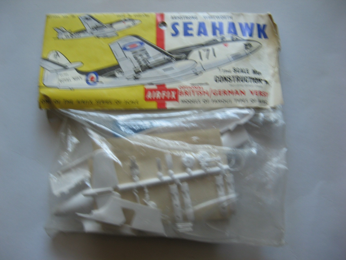 AIRFIX、1/72、7個 AIRFIX 1/72 SCALE--ARMSTRONG SEAHAWK--VINTAGE BAGGED KIT--$9.25