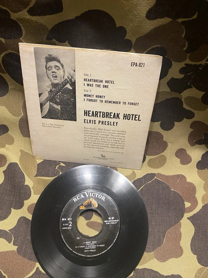 ELVIS PRESLEY: heartbreak hotel RCA 7"  45 RPM EPA 821 Vinyl - Image 2 of 2