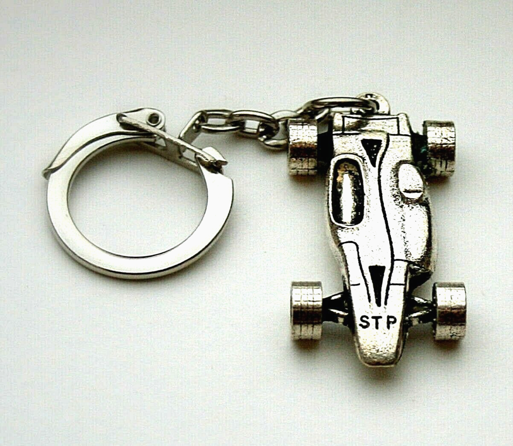 STP Oil Gas Treatment Indy Race Car Promo Key Chain 1970s Metal France NOS New