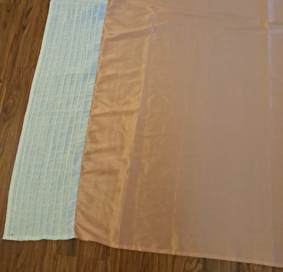 Elegante cortina de ducha satén melocotón texturizada a rayas blanco gris Madison Park Foto 4 de 4