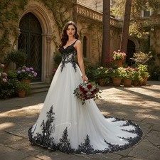 Gothic Black And White WeddingDress Lace Appliques Spaghetti Straps Vintage Long