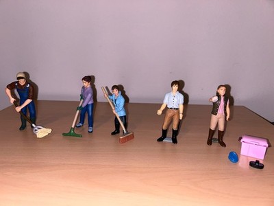 Schleich Figuren Bauer, Bäuerin, Stallmädchen, Pferdepflegerin und Reitlehrer