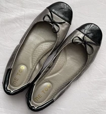 Me Too Designer Inspired Cap Toe Silver Ballet Flats Size 7.5