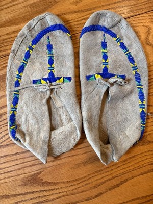 Vintage Native American Indian Beaded Moccasins 11 