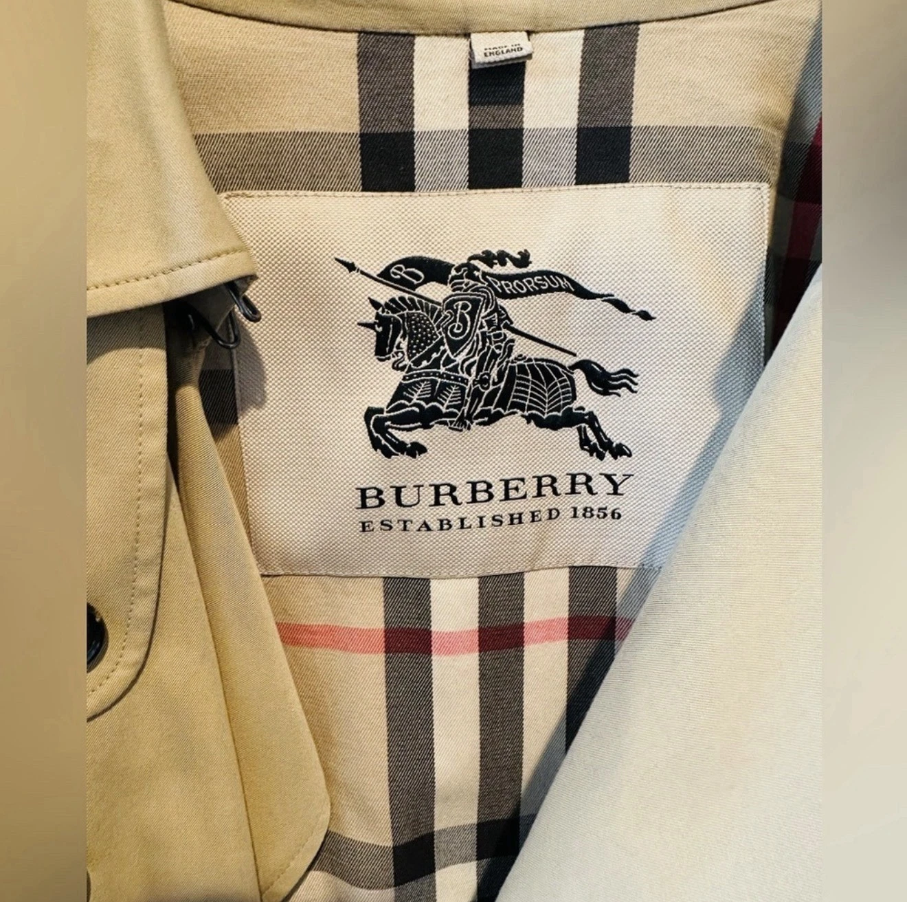 Burberry Trench Coat Men Vintage 'Kensington' Model, Made in England, Wool Liner - product detail image 2